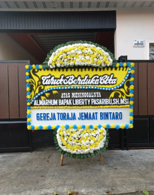 Papan Bunga Duka di Gilubandu